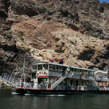 Dolly Steamboat cruise