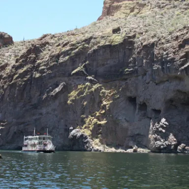 Dolly Steamboat boating on Canyon Lake